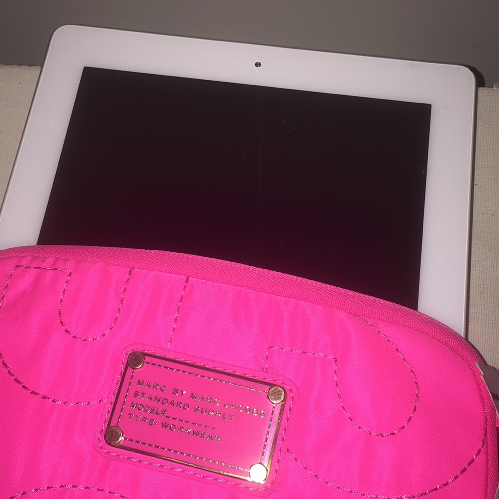 NWT Marc by Marc Jacobs hot pink iPad tablet case - Picture 6 of 8